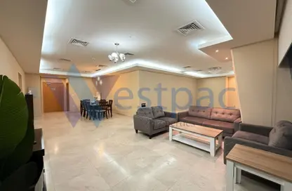 Apartment - 3 Bedrooms - 5 Bathrooms for rent in Zig Zag Tower A - Zig Zag Towers - West Bay - Doha