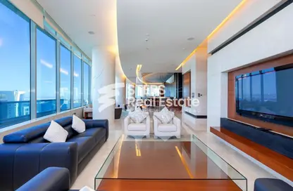 Living / Dining Room image for: Penthouse - 6 Bedrooms - 7 Bathrooms for rent in Al Shatt Street - West Bay - Doha, Image 1