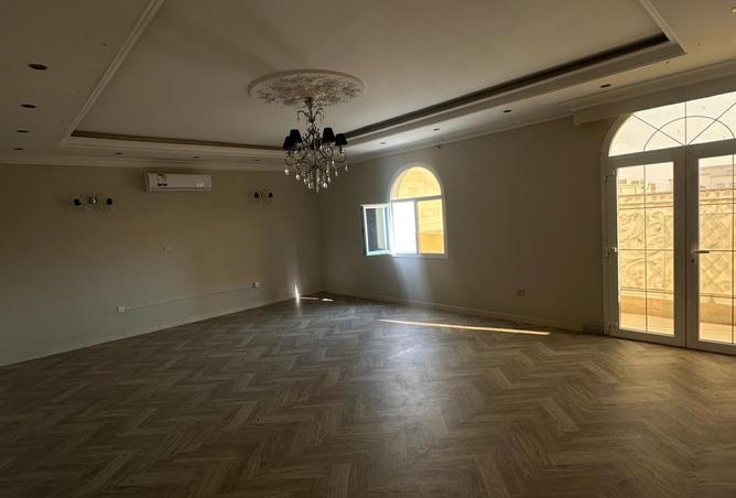 988739 - Property Image 3