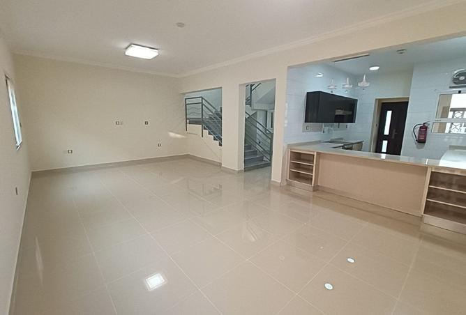 930337 - Property Image 2