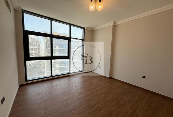 967133 - Property Image 3