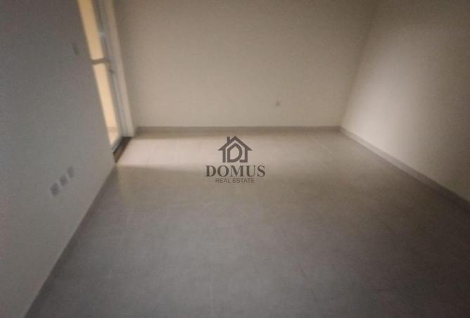 992551 - Property Image 2