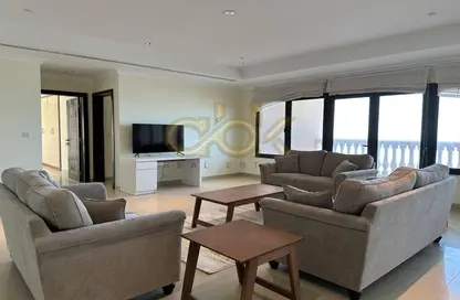 صورة لـ غرفة المعيشة شقة - 2 غرف نوم - 3 حمامات للبيع في طريق بورتو الشرقي - بورتو أرابيا - جزيرة اللؤلؤة - الدوحة ، صورة رقم 1