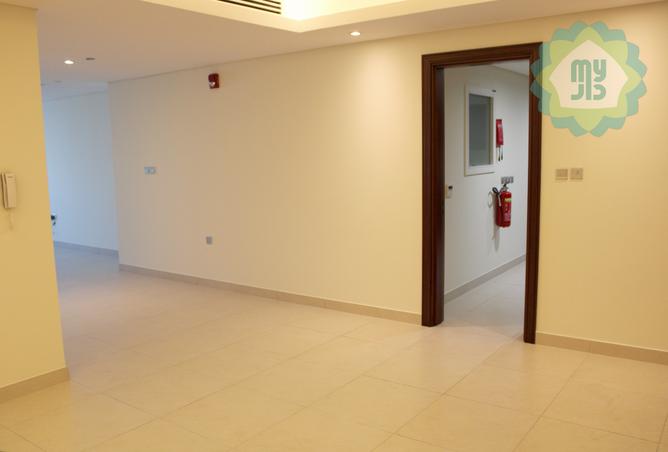 887554 - Property Image 3