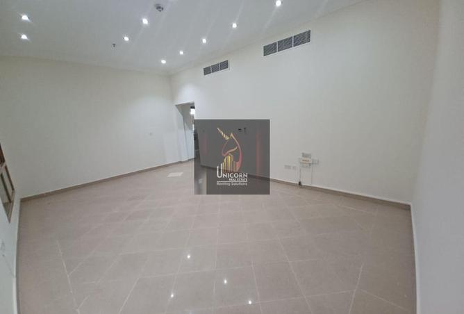 941698 - Property Main Image