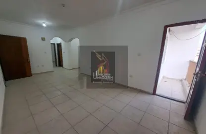سكن الموظفين - استوديو - 2 حمامات للايجار في شارع المنتزه - المنتزه - الدوحة