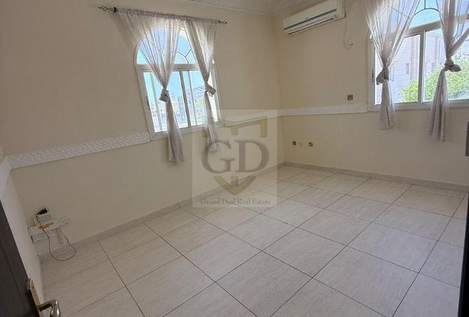 974854 - Property Image 2