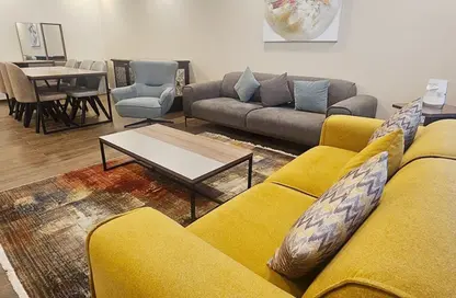 Apartment - 1 Bedroom - 2 Bathrooms for rent in Floresta Gardens - The Pearl Island - Doha