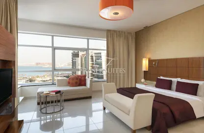 شقق فندقية - غرفة نوم - 2 حمامات للايجار في فريزر سويتس - شارع الكورنيش - الدوحة