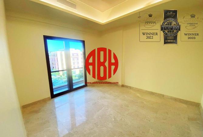 993271 - Property Image 2