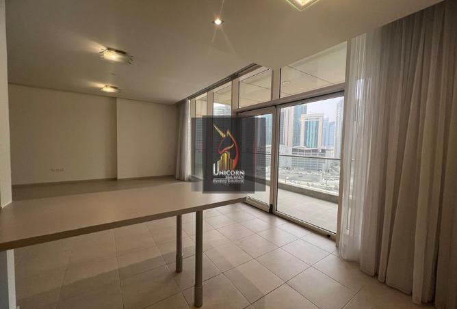 881943 - Property Image 2