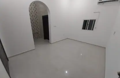 فيلا - غرفة نوم - 1 حمام للايجار في شارع عمار بن ياسر - العزيزية - الدوحة