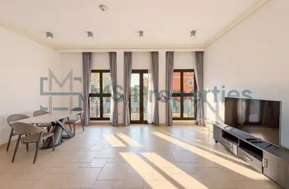 Apartment - 1 Bedroom - 2 Bathrooms for rent in Carnaval - Qanat Quartier - The Pearl Island - Doha