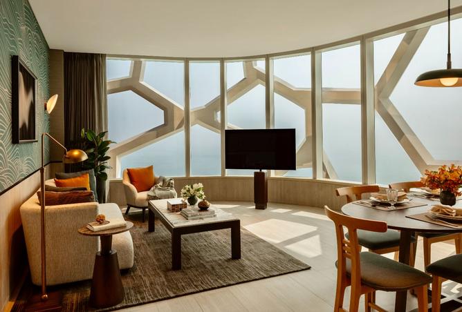 988163 - Property Image 2