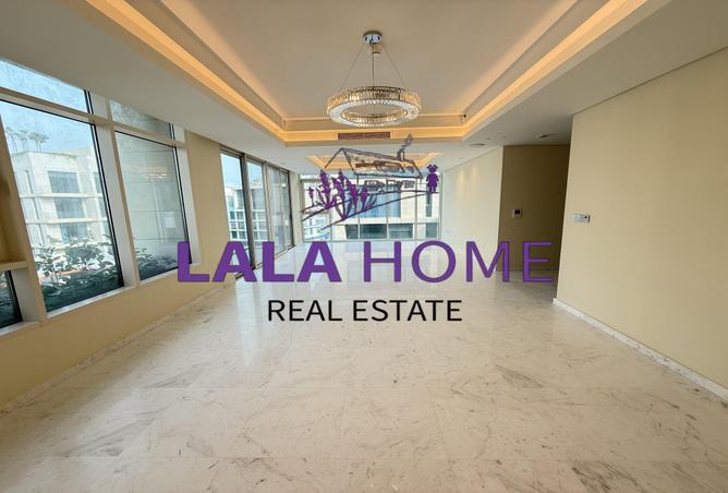 916490 - Property Image 2