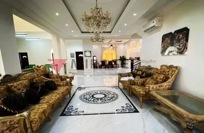 صورة لـ غرفة المعيشة فيلا - 6 غرف نوم - 7 حمامات للبيع في Al Sakhama - الدوحة ، صورة رقم 1