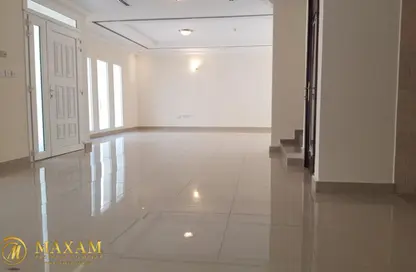 Compound - 3 Bedrooms - 4 Bathrooms for rent in Muraikh - AlMuraikh - Doha