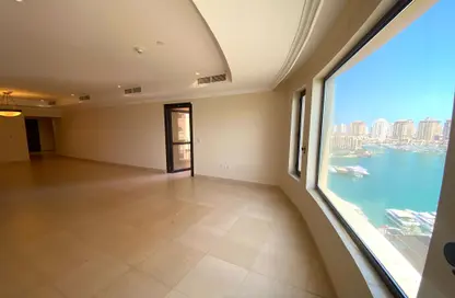 Apartment - 1 Bedroom - 2 Bathrooms for rent in West Porto Drive - Porto Arabia - The Pearl Island - Doha