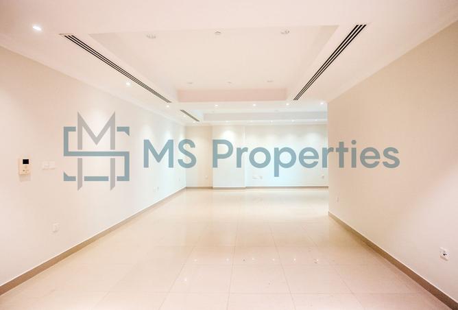 989359 - Property Image 2