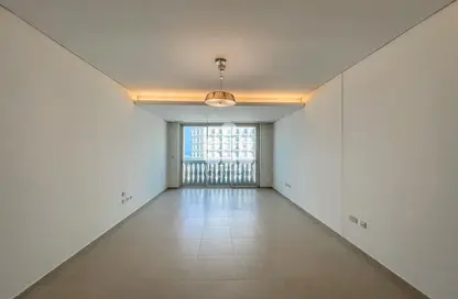 Empty Room image for: Apartment - 2 Bedrooms - 3 Bathrooms for rent in Viva East - Viva Bahriyah - The Pearl Island - Doha, Image 1