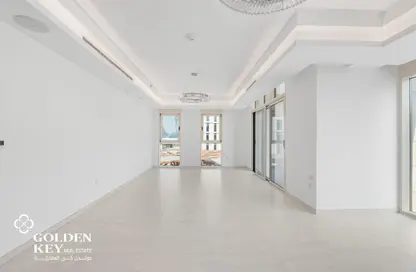 Apartment - 2 Bedrooms - 3 Bathrooms for rent in Gewan Island - The Pearl Island - Doha