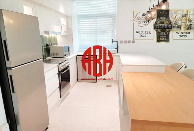 985537 - Property Image 3