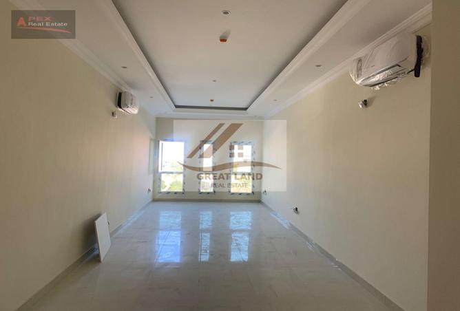 932738 - Property Image 2