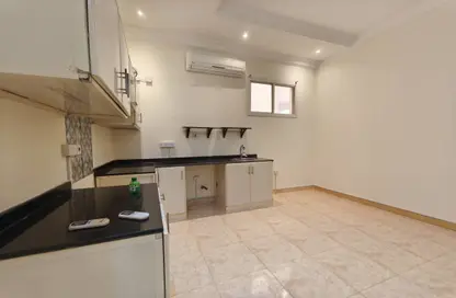 Apartment - 1 Bedroom - 1 Bathroom for rent in Umm Salal Ali - Umm Salal Ali - Doha