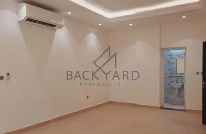 Apartment - 2 Bedrooms - 2 Bathrooms for rent in Al Nasr Street - Al Nasr - Doha