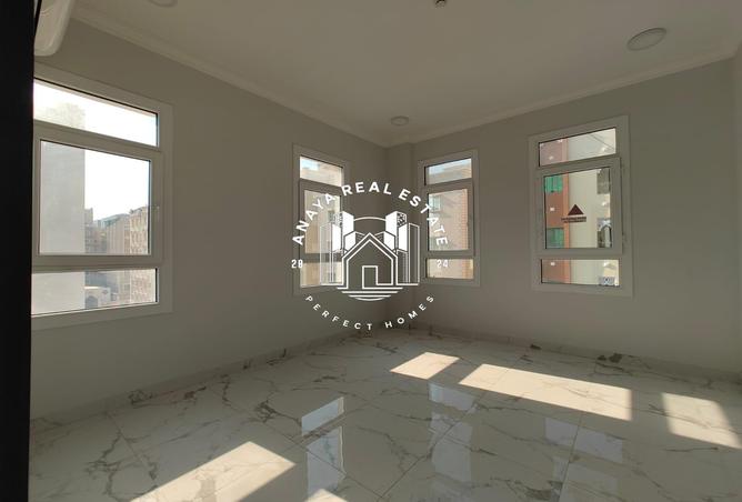 975544 - Property Image 2