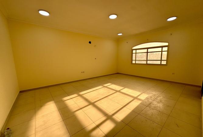 957040 - Property Image 2