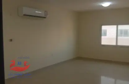 فيلا - 5 غرف نوم - 5 حمامات للايجار في أم العمد - أم العمد - الشمال