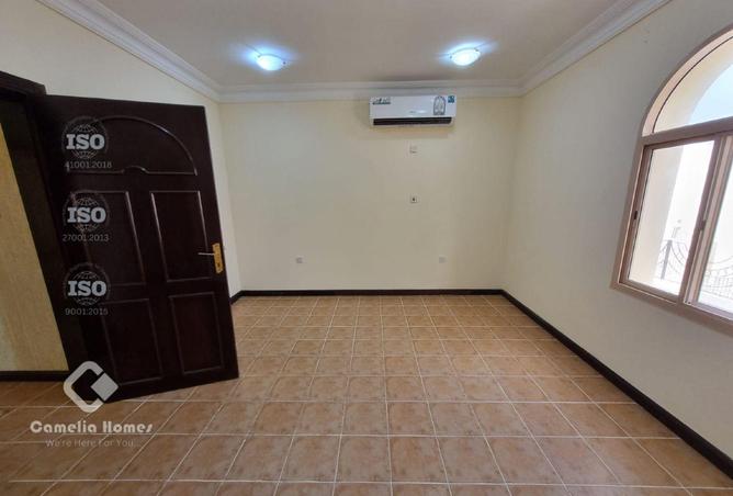 956602 - Property Image 3