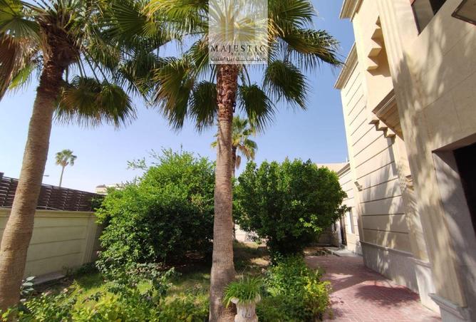 967990 - Property Image 2