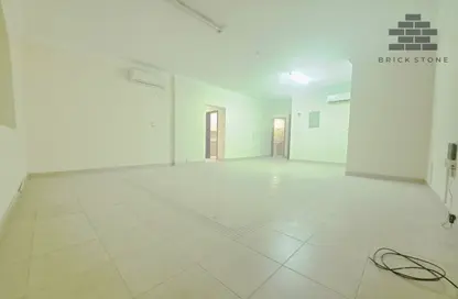 Apartment - 2 Bedrooms - 2 Bathrooms for rent in Al Nasr Street - Al Nasr - Doha