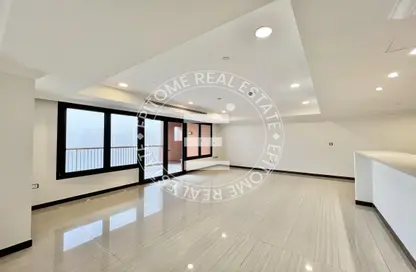 Apartment - 2 Bedrooms - 3 Bathrooms for rent in West Porto Drive - Porto Arabia - The Pearl Island - Doha