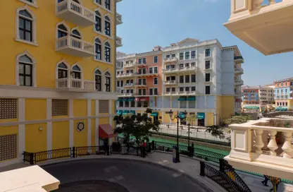 Apartment - 2 Bedrooms - 3 Bathrooms for rent in Carnaval - Qanat Quartier - The Pearl Island - Doha