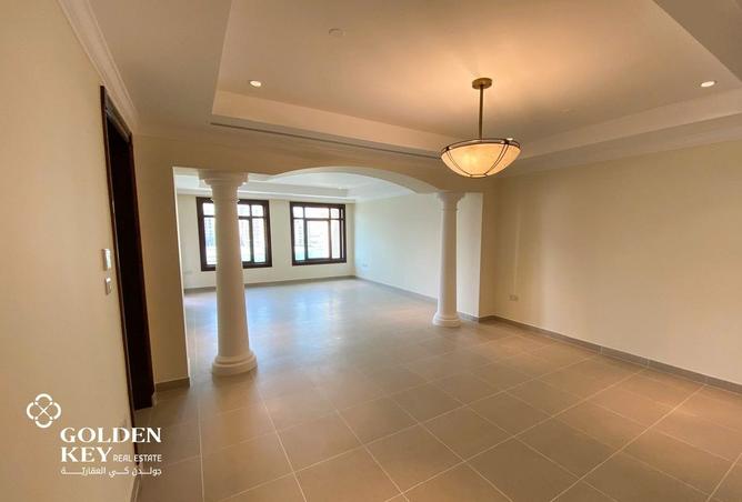 942546 - Property Image 2