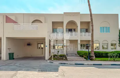 Compound - 4 Bedrooms - 5 Bathrooms for rent in Al Dafna - Al Dafna - Doha