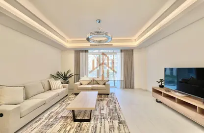 Apartment - 1 Bedroom - 2 Bathrooms for rent in Gewan Island - The Pearl Island - Doha