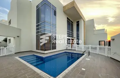 Compound - 4 Bedrooms - 4 Bathrooms for rent in Umm Al Seneem Street - Ain Khaled - Doha