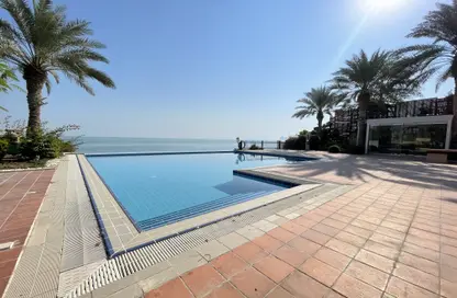 فيلا - 4 غرف نوم - 6 حمامات للايجار في فيلات البلاج - حي الفيلات - جزيرة اللؤلؤة - الدوحة