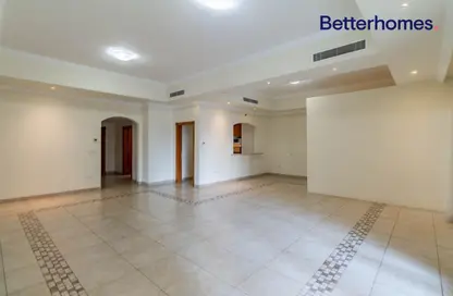 Apartment - 2 Bedrooms - 3 Bathrooms for rent in West Porto Drive - Porto Arabia - The Pearl Island - Doha