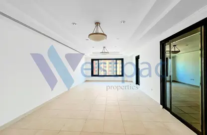 Apartment - 2 Bedrooms - 2 Bathrooms for rent in East Porto Drive - Porto Arabia - The Pearl Island - Doha