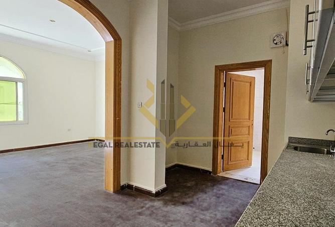 942187 - Property Image 2