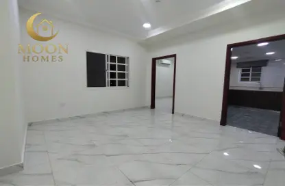 Apartment - 1 Bedroom - 1 Bathroom for rent in Umm Ghwailina Comm - Umm Ghuwalina - Umm Ghuwailina - Doha
