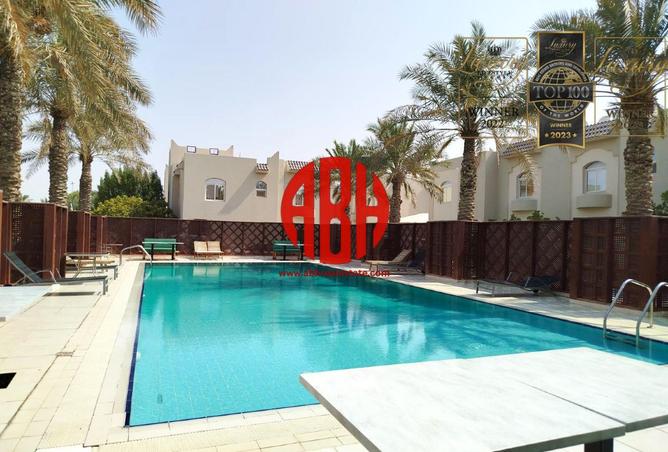 912458 - Property Image 2