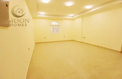 Apartment - 2 Bedrooms - 3 Bathrooms for rent in Al Mansoura - Al Mansoura - Doha