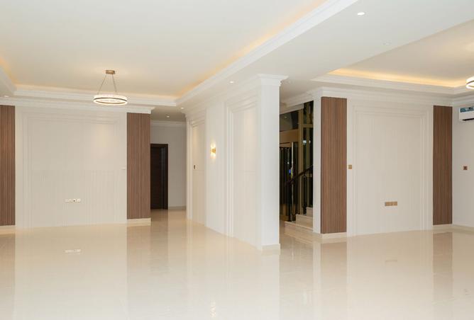 966166 - Property Image 2