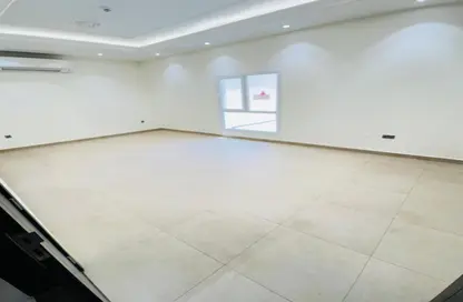 Apartment - 2 Bedrooms - 2 Bathrooms for rent in Al Nasr Street - Al Nasr - Doha